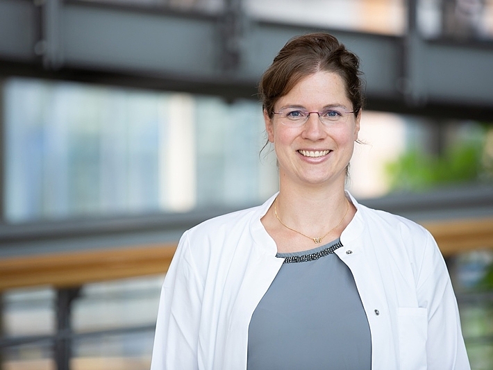 Dr. Monika Raeck