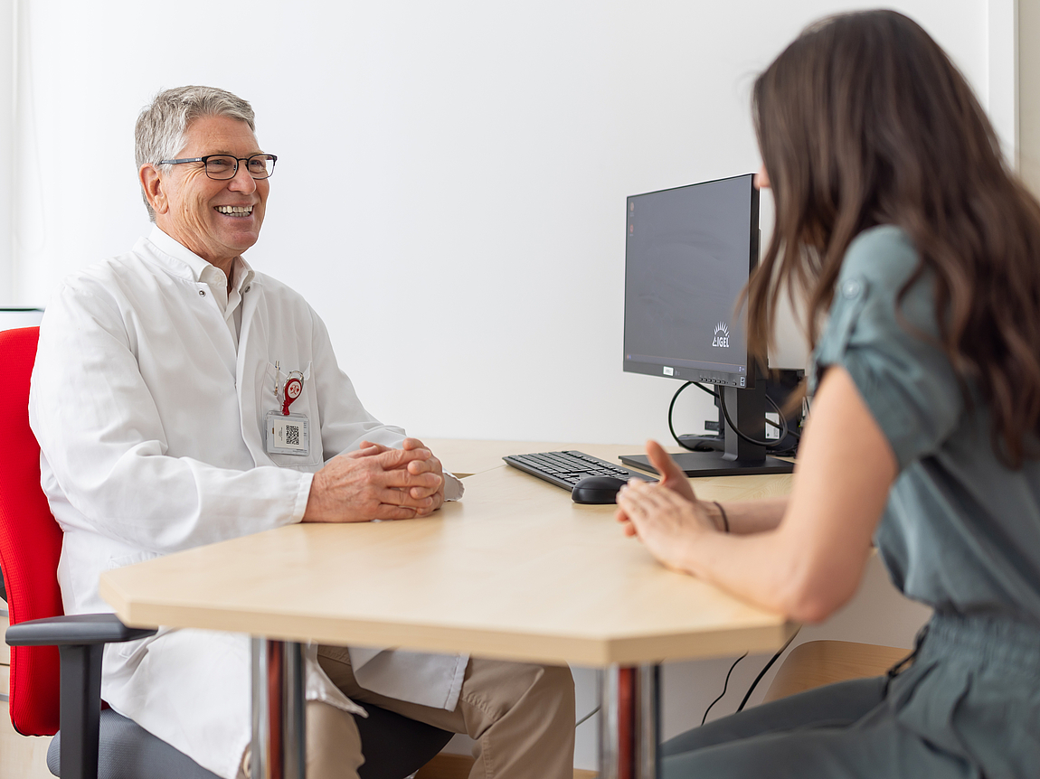 Patientin in gynäkologischer Sprechstunde